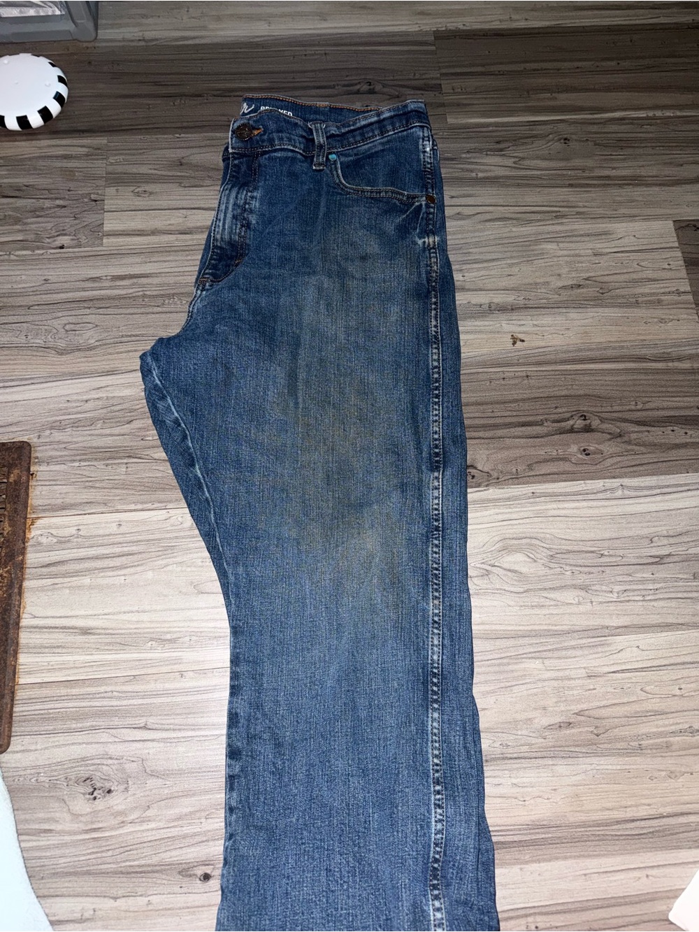Wrangler Straight Men's Jeans in Medium Blue Wash